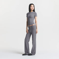 COTTON JERSEY STRAIGHT LEG PANT | DARK HEATHER GREY ON A MODEL FRONT VIEW @ | FOCUS: 0.0, 1.0, 0.9