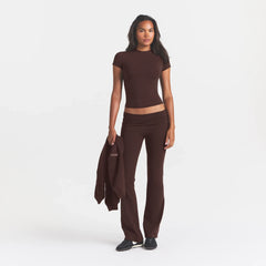 COTTON JERSEY T-SHIRT | ESPRESSO ON A MODEL FRONT VIEW @ | FOCUS: 0.0, 1.0, 0.9