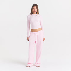 COTTON JERSEY LONG SLEEVE T-SHIRT | CHERRY BLOSSOM ON A MODEL FRONT VIEW @ | FOCUS: 0.0, 1.0, 0.9