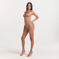 SKIMS BODY CORE SCULPT BACK SMOOTHING OPEN BUST MID THIGH BODYSUIT | SIENNA ON A MODEL FRONT VIEW @