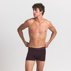 SKIMS STRETCH MENS 3" BOXER BRIEF 5-PACK | RAVEN CURRANT MULTI ON A MODEL FRONT VIEW @ | FOCUS: 0.0, 1.0, 0.9