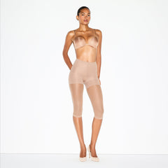 HOSIERY SHAPING CAPRI TIGHTS | SIENNA ON A MODEL FRONT VIEW @