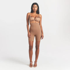 COOL SHAPEWEAR HIGH-WAISTED SHORT | SIENNA ON A MODEL FRONT VIEW @ | FOCUS: 0.0, 1.0, 0.9