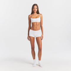 EVERYDAY COTTON SCOOP BRALETTE | SNOW ON A MODEL FRONT VIEW @ | FOCUS: 0.0, 1.0, 0.9