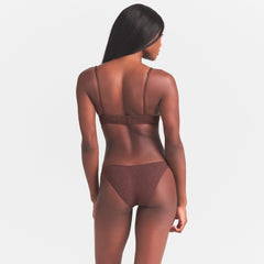 EVERYDAY COTTON T-SHIRT BRA | COCOA HEATHER ON A MODEL SIDE VIEW @ | FOCUS: 0.0, 1.0, 0.9