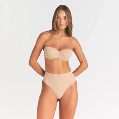 SMOOTHING INTIMATES STRAPLESS BRA | CLAY ON A MODEL FRONT VIEW @ | FOCUS: 0.0, 1.0, 0.9