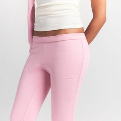 COTTON FLEECE SLIM PANT | HALITE ON A MODEL FRONT VIEW S | FOCUS: 0.0, 1.0, 0.9