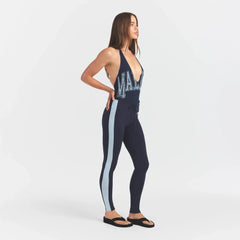 OUTDOOR HIGH-WAISTED LEGGING | NAVY WITH OPAL ON A MODEL SIDEVIEW @ | FOCUS: 0.0, 1.0, 0.9