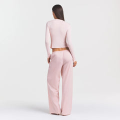 COTTON POPLIN PANT | DUSTY PINK ON A MODEL FRONT VIEW @ | FOCUS: 0.0, 1.0, 0.9