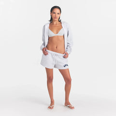 COTTON FLEECE CLASSIC SHORT | LIGHT HEATHER GREY WITH ONYX LOGO ON A MODEL FRONT VIEW @ | FOCUS: 0.0, 1.0, 0.9
