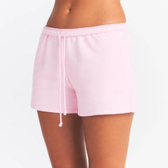 COTTON FLEECE CLASSIC SHORT | CHERRY BLOSSOM ON A MODEL SIDE VIEW @ | FOCUS: 0.0, 1.0, 0.9
