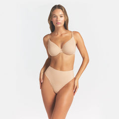 SMOOTHING INTIMATES FULL COVERAGE BRA | CLAY ON A MODEL FRONT VIEW @ | FOCUS: 0.0, 1.0, 0.9