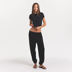 COTTON FLEECE CLASSIC JOGGER | ONYX ON A MODEL FRONT VIEW @ | FOCUS: 0.0, 1.0, 0.9