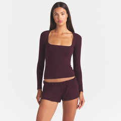 COTTON JERSEY SCOOP NECK LONG SLEEVE TOP | CURRANT ON A MODEL | FOCUS: 0.0, 1.0, 0.9