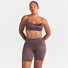 NikeSKIMS SATIN SHINE SCOOP CAMI BRA | RESIN ON A MODEL SIDE VIEW @ | FOCUS: 0.0, 1.0, 0.9