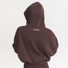 COTTON FLEECE CROPPED HOODIE | ESPRESSO ON A MODEL SIDE VIEW @ | FOCUS: 0.0, 1.0, 0.9