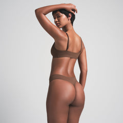 FITS EVERYBODY THONG | JASPER ON A MODEL BACK VIEW | FOCUS: 0.0, 1.0, 0.9