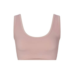 NikeSKIMS RIBBED SEAMLESS SCOOP BRA | HIMALAYAN/ECRU FLAT ON A WHITE BACKGROUND | FLT