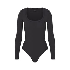 FITS EVERYBODY LONG SLEEVE SCOOP BODYSUIT | ONYX (BODYSUITS) LAYS FLAT ON A WHITE BACKGROUND | FLT