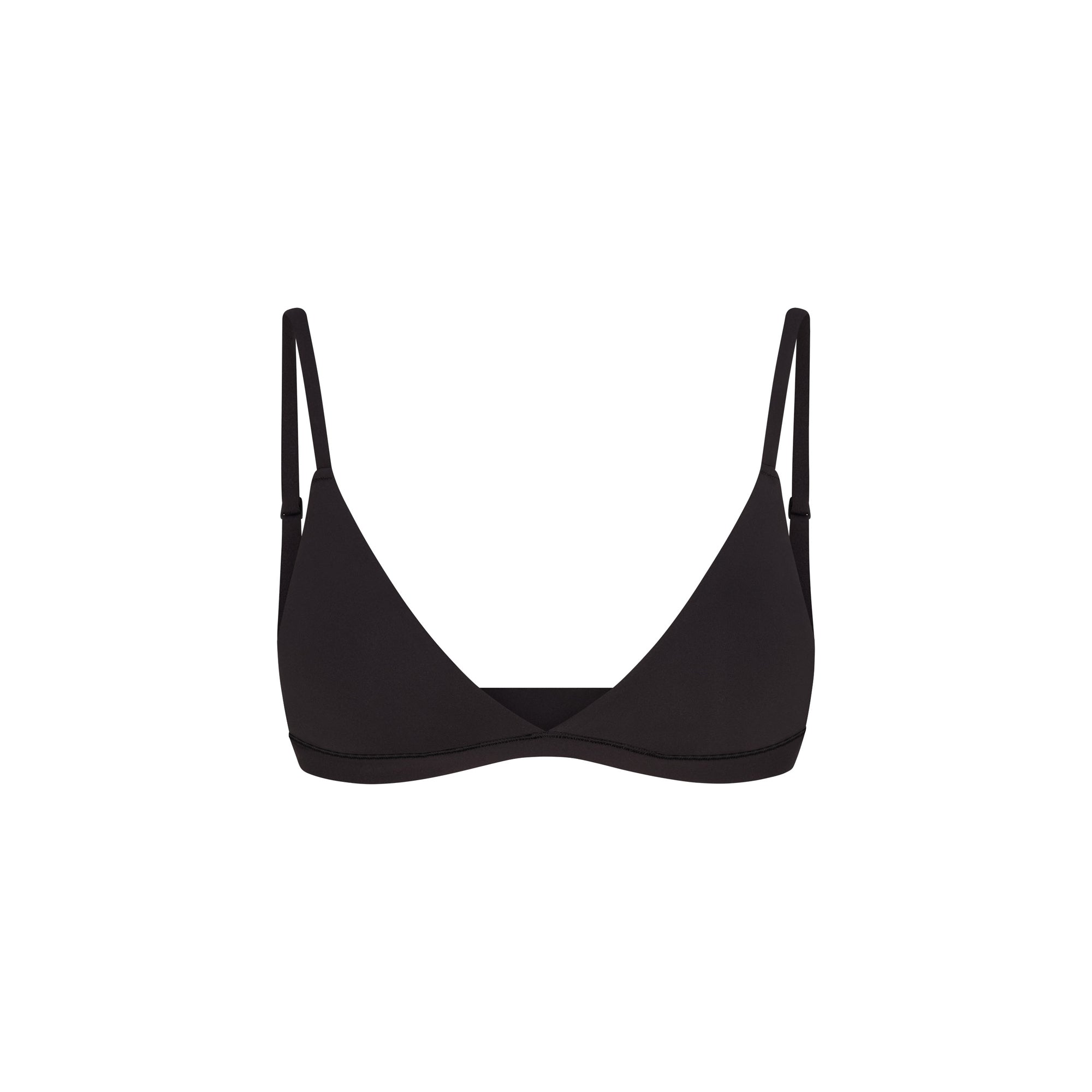 FITS EVERYBODY MASTECTOMY TRIANGLE BRALETTE | ONYX FLAT ON A WHITE BACKGROUND | @ | FOCUS: 0.9, 0.1, 0.7