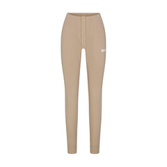 COTTON FLEECE LEGGING | LATTE FLAT ON A WHITE BACKGROUND | FLT