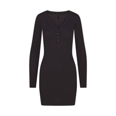 WOOL RIB HENLEY DRESS | OBSIDIAN FLAT ON A WHITE BACKGROUND | FLT