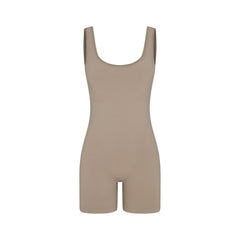 NikeSKIMS RIBBED SEAMLESS SCOOP 5" ONE PIECE | DRIFTWOOD