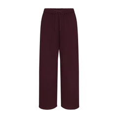 COTTON FLEECE CLASSIC STRAIGHT LEG PANT | CURRANT FLAT ON A WHITE BACKGROUND | FLT