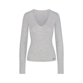 ESSENTIAL SWEATERS LONG SLEEVE V NECK | MID HEATHER GREY FLAT ON A WHITE BACKGROUND | FLT