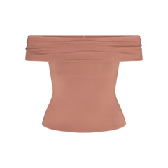 SMOOTH LAYERS SHORT SLEEVE TOP | NUTMEG FLAT ON A WHITE BACKGROUND | FLT