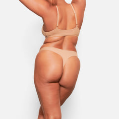 FITS EVERYBODY DIPPED FRONT THONG