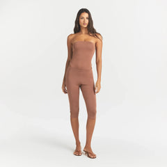 SMOOTH LAYERS STRAPLESS BODYSUIT | NUTMEG ON A MODEL FRONT VIEW @ | FOCUS: 0.0, 1.0, 0.9