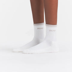 RIBBED QUARTER CREW LOGO SOCK 3-PACK | STONE MULTI ON A MODEL | FOCUS: 0.0, 1.0, 0.9