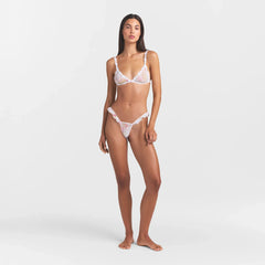 STRETCH LACE TRIANGLE BRALETTE | SNOW VINTAGE FLORAL PRINT ON A MODEL FRONT VIEW
