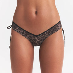 FITS EVERYBODY LACE MICRO TANGA | UMBER LEOPARD PRINT ON A MODEL SIDE VIEW @ | FOCUS: 0.0, 1.0, 0.9