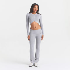 ESSENTIAL SWEATERS ROUNDED CROPPED CARDIGAN | MID HEATHER GREY & LAYS FLAT ON A WHITE BACKGROUND | FLT @ | FOCUS: 0.0, 1.0, 0.9