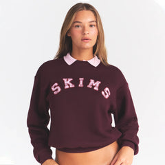 COTTON FLEECE CLASSIC CREWNECK | CURRANT ARCHED SKIMS PLAID ON A MODEL | FOCUS: 0.0, 1.0, 0.9