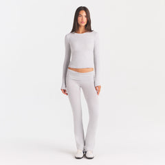 COTTON RIB LONG SLEEVE T-SHIRT | LIGHT HEATHER GREY ON A MODEL FRONT VIEW @ | FOCUS: 0.0, 1.0, 0.9