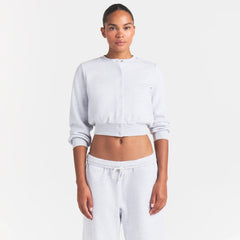 COTTON FLEECE SHRUNKEN CARDIGAN | LIGHT HEATHER GREY ON A MODEL SIDE VIEW @ | FOCUS: 0.0, 1.0, 0.9