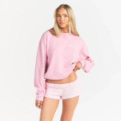 COTTON FLEECE CLASSIC CREWNECK | HALITE WITH SNOW LOGO ON A MODEL FRONT VIEW @ | FOCUS: 0.0, 1.0, 0.9