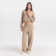 COTTON FLEECE CLASSIC ZIP UP HOODIE | LATTE ON A MODEL FRONT VIEW @ | FOCUS: 0.0, 1.0, 0.9