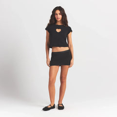 WORN IN JERSEY BABY HEART T-SHIRT | WASHED ONYX ON A MODEL FRONT VIEW @ | FOCUS: 0.0, 1.0, 0.9