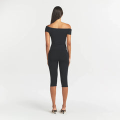SMOOTH LAYERS SHORT SLEEVE TOP | OBSIDIAN ON A MODEL BACK VIEW @ | FOCUS: 0.0, 1.0, 0.9