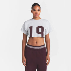 WORN IN JERSEY SUPER CROPPED T-SHIRT | CURRANT 19 PRINT ON A MODEL FRONT VIEW @ | FOCUS: 0.0, 1.0, 0.9
