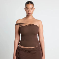 VETTESE X SKIMS SHEER MODAL TOP | COCOA ON A MODEL FRONT VIEW | FOCUS: 0.0, 1.0, 0.9