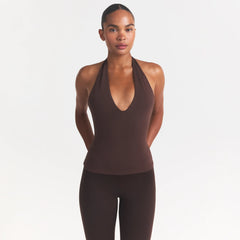 SMOOTH LAYERS HALTER TOP | COCOA ON A MODEL SIDE VIEW @ | FOCUS: 0.0, 1.0, 0.9