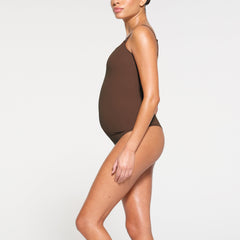 FITS EVERYBODY MATERNITY NURSING TANK | JASPER ON A MODEL SIDE VIEW