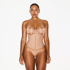 SKIMS BODY CORE SCULPT WAIST CINCHER | SIENNA ON A MODEL SIDE VIEW @