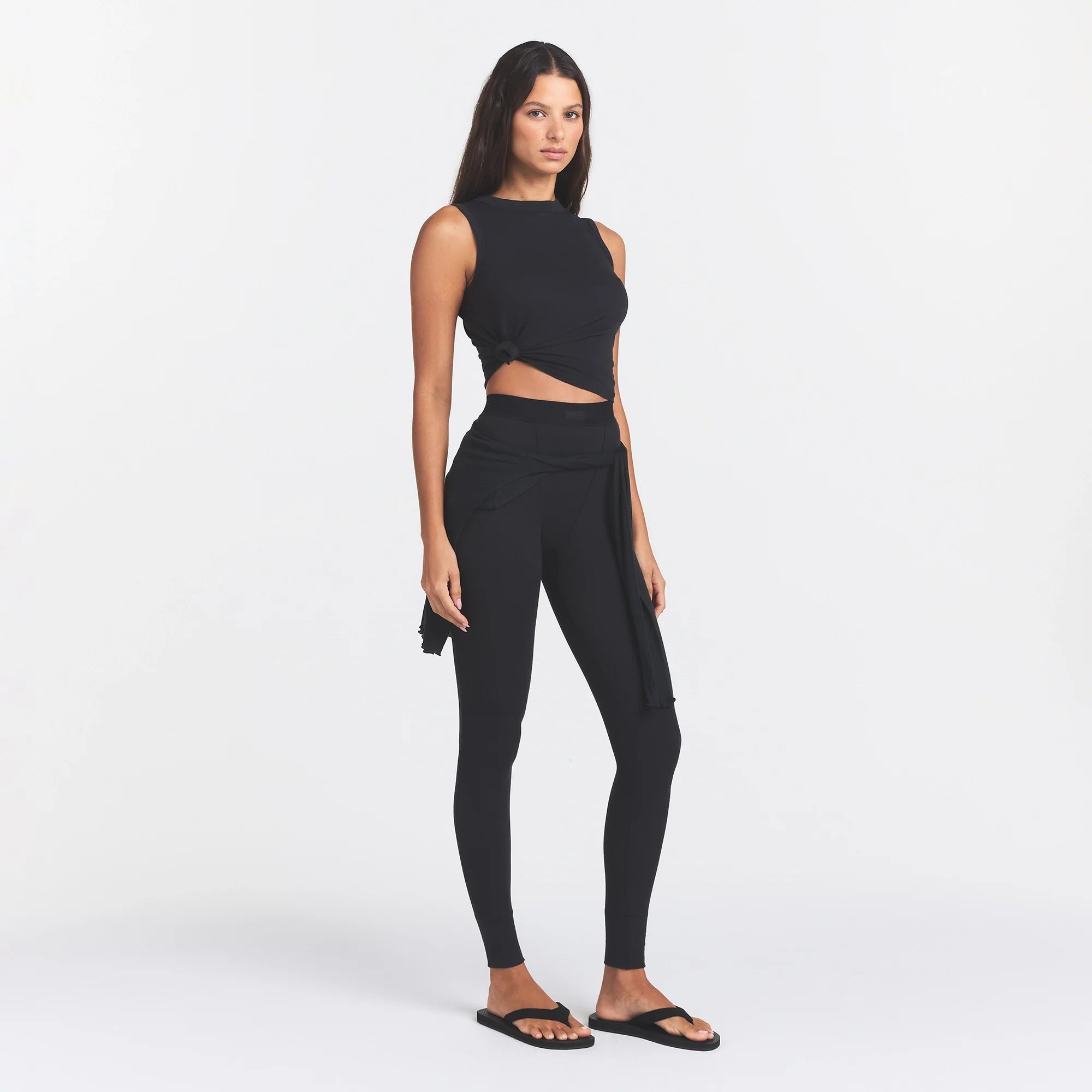 COTTON RIB LEGGING | SOOT ON A MODEL SIDE VIEW @ | FOCUS: 0.0, 1.0, 0.9