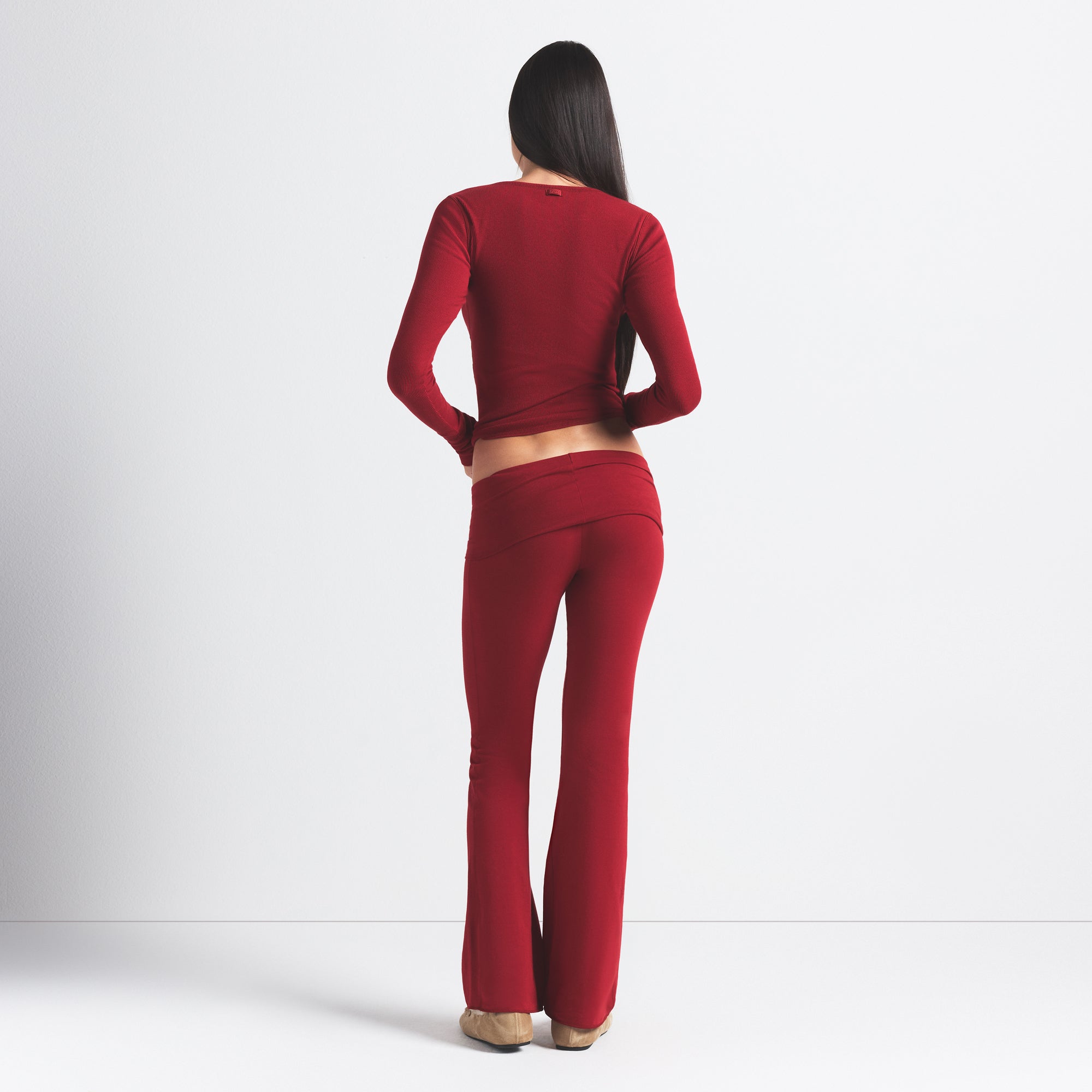 COTTON JERSEY FOLDOVER PANT | BRICK ON A MODEL FRONT VIEW @ | FOCUS: 0.0, 1.0, 0.9